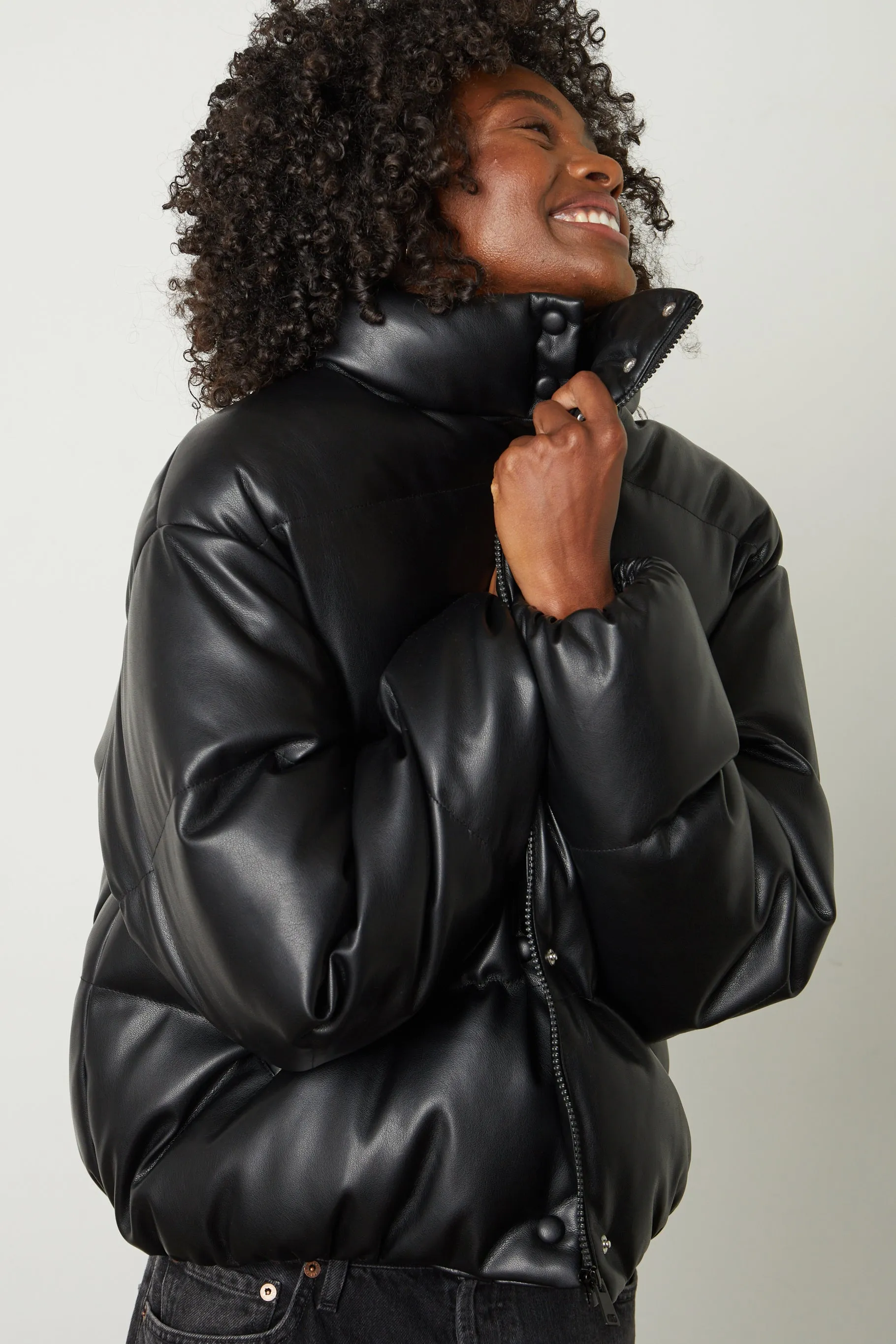 ALLY FAUX LEATHER PUFFER JACKET IN BLACK