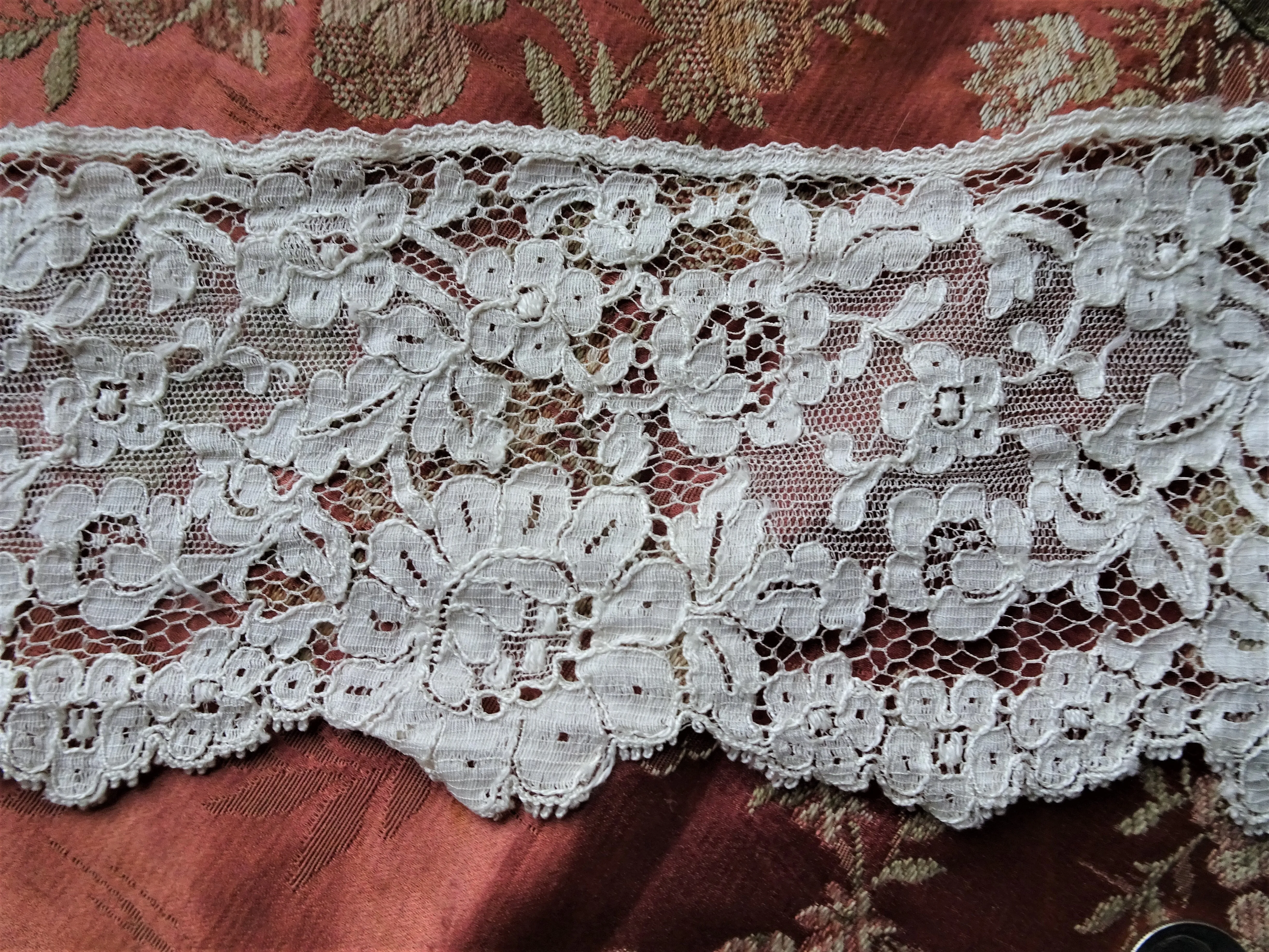 BEAUTIFUL Vintage FRENCH Fine Lace Trim Flounce,Intricate Pattern For Bridal Dress,Dolls,Flapper Dress,Heirloom Sewing Antique T