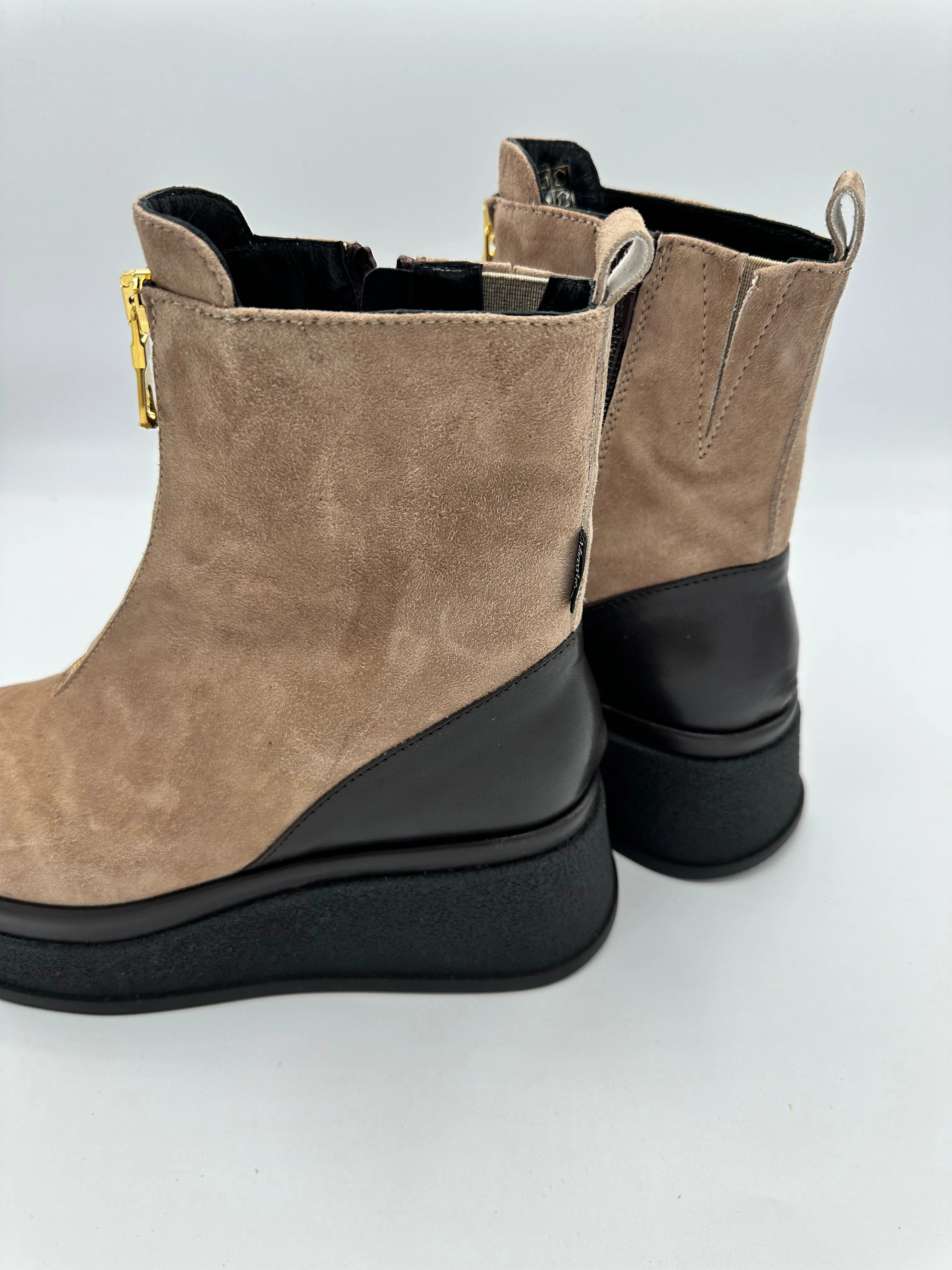 BEIGE SUEDE ZIP BOOT - MARCO MOREO