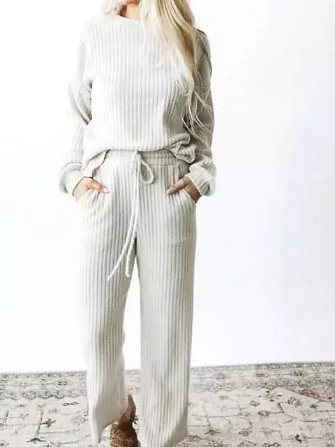 Cozy Women's Polyester Lounge Wear Set - Long Sleeve T-Shirt and Elastic Waist Pants, Knitted Leisure Set