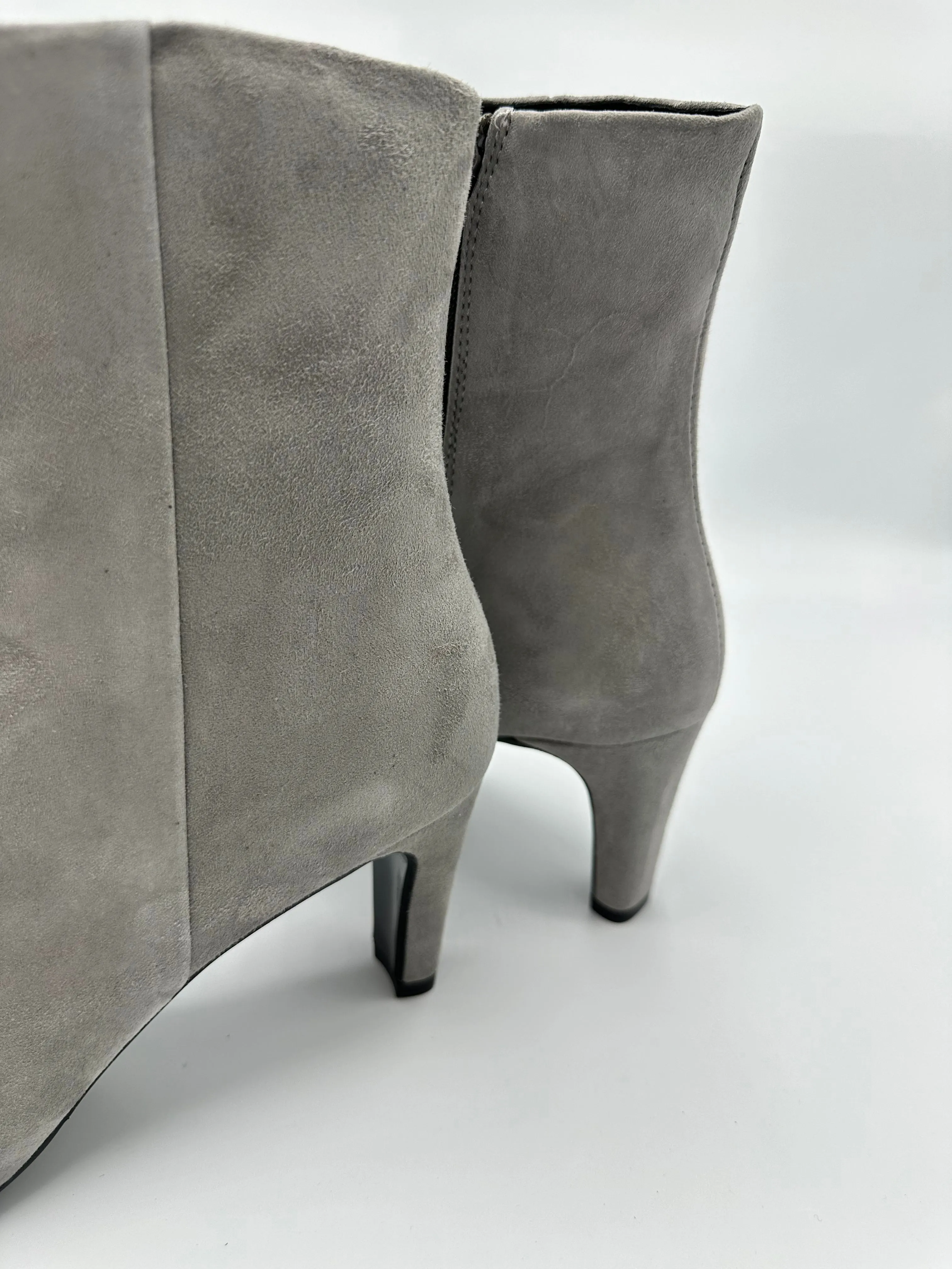 GREY SUEDE ANKLE BOOT - MARIAN