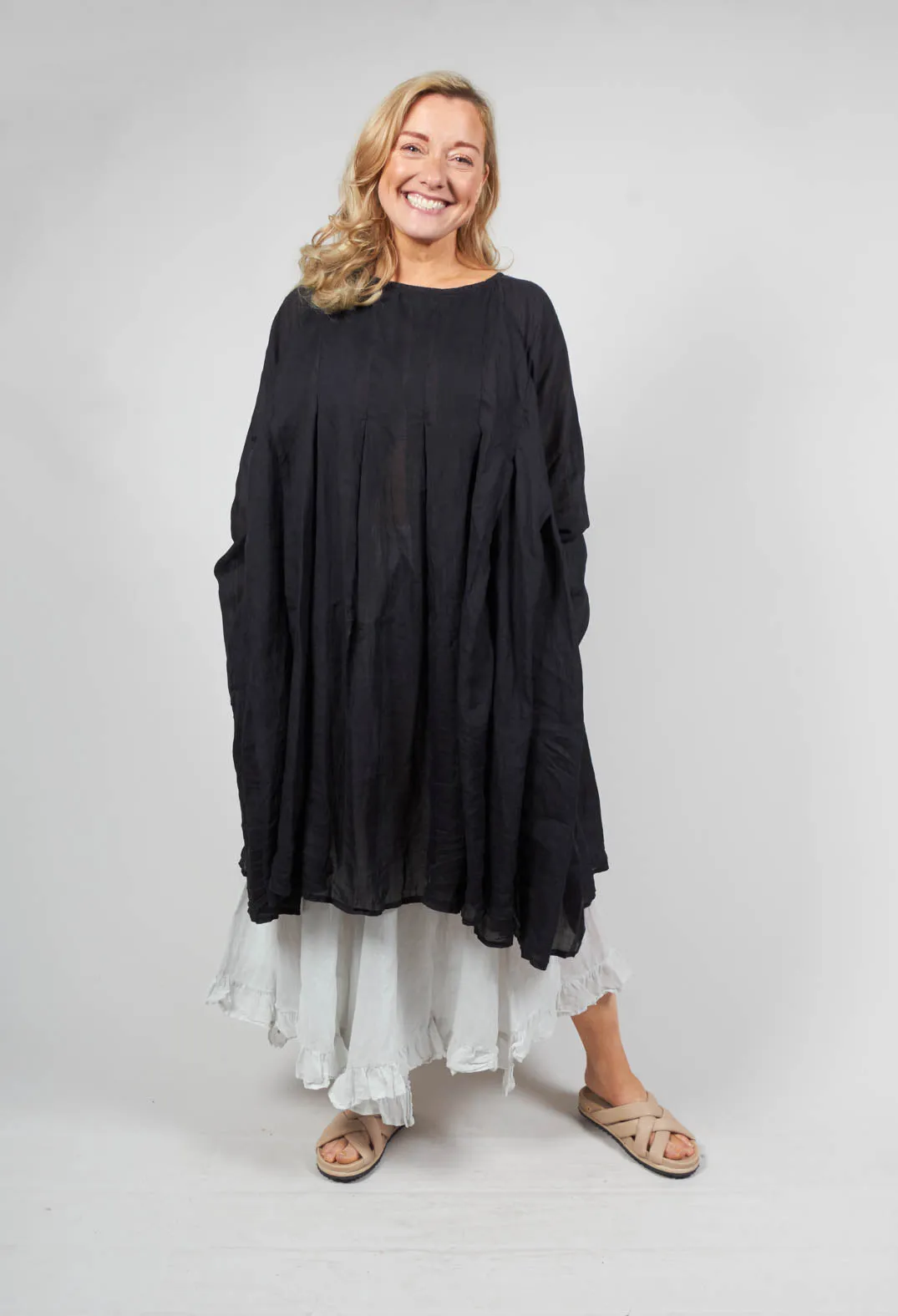 Kunsteh Tunic in Kaviar Black