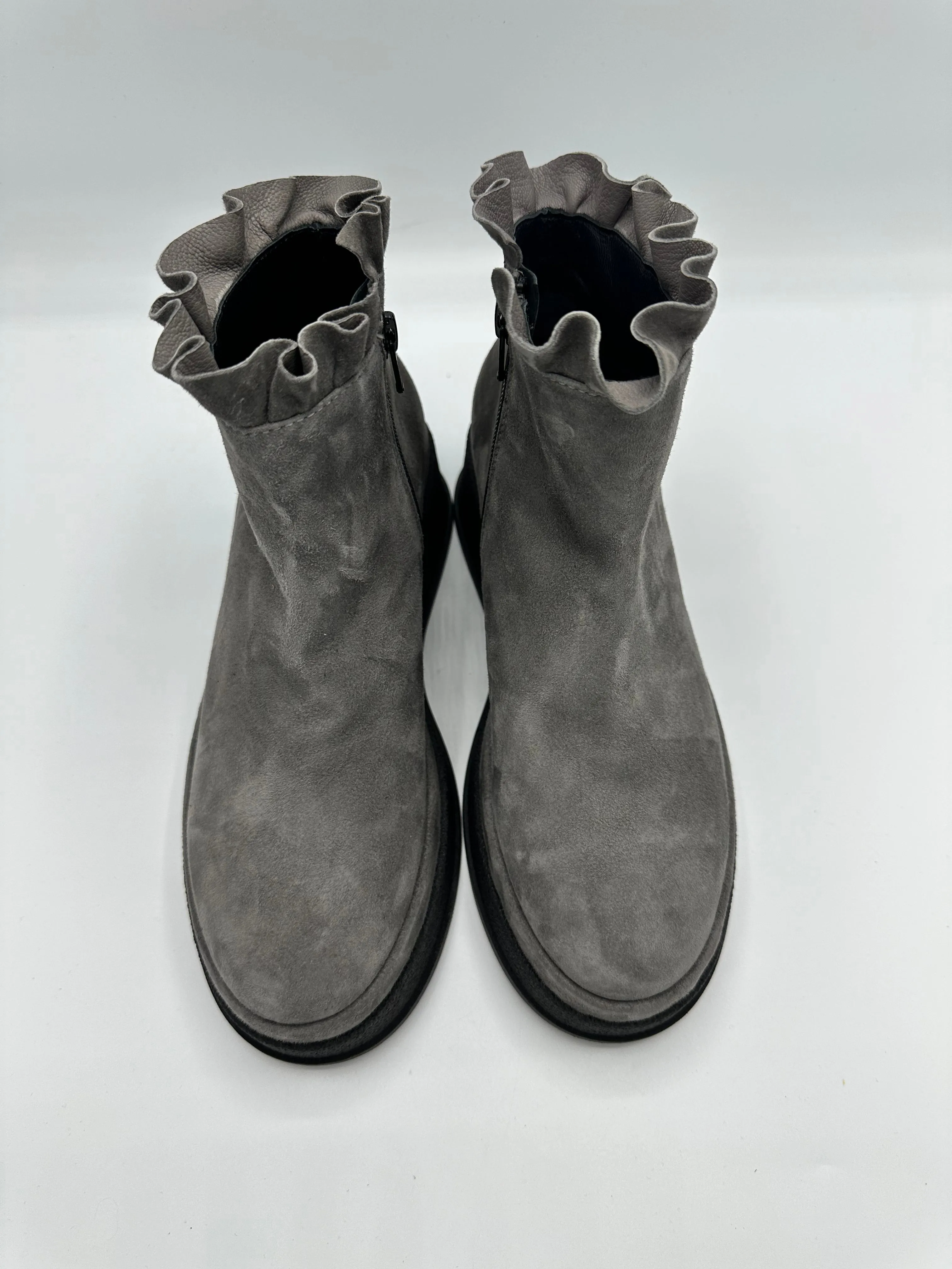 LOW GREY SUEDE ANKLE BOOT - MARCO MOREO