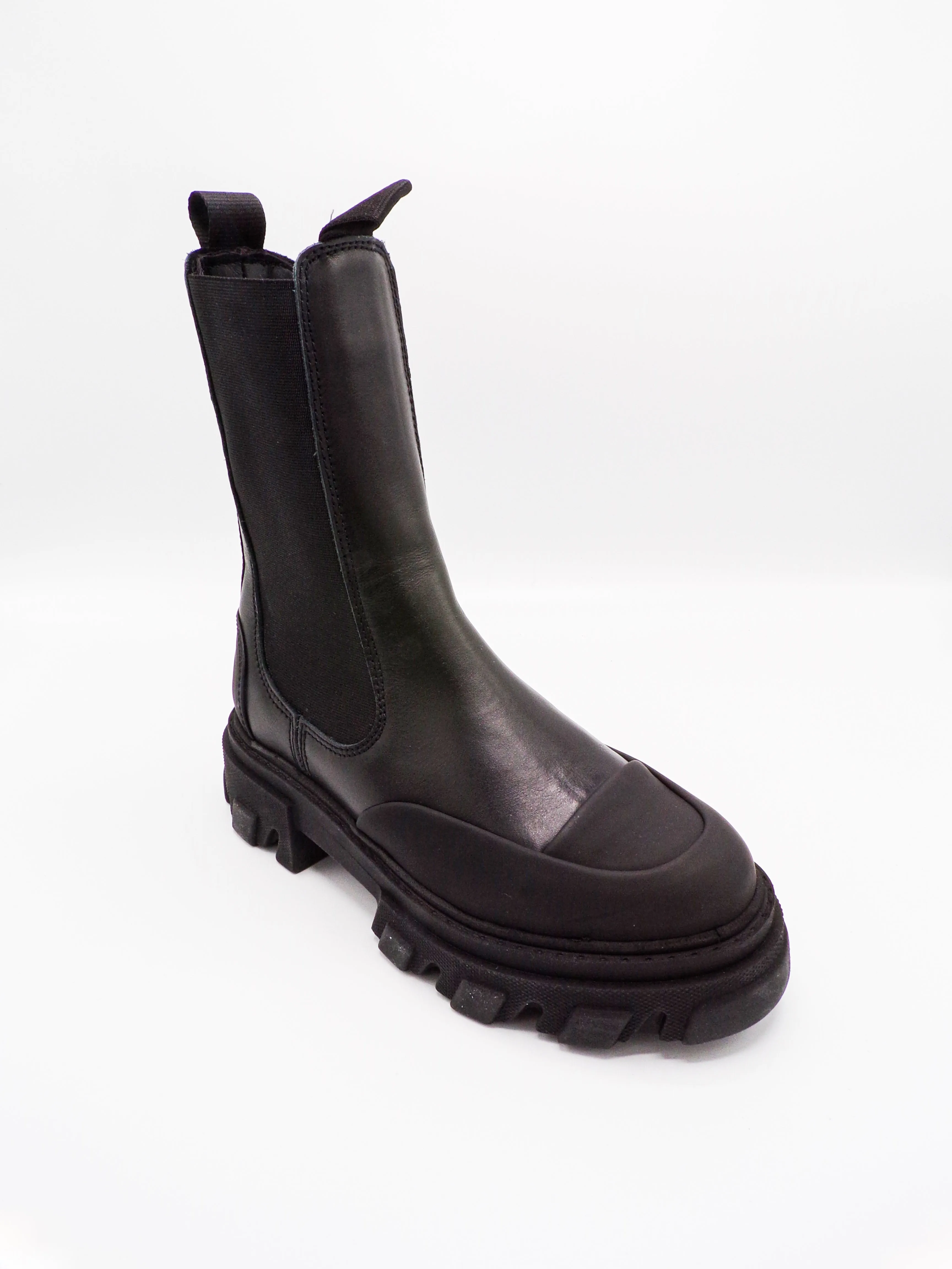 MID CHELSEA BOOT