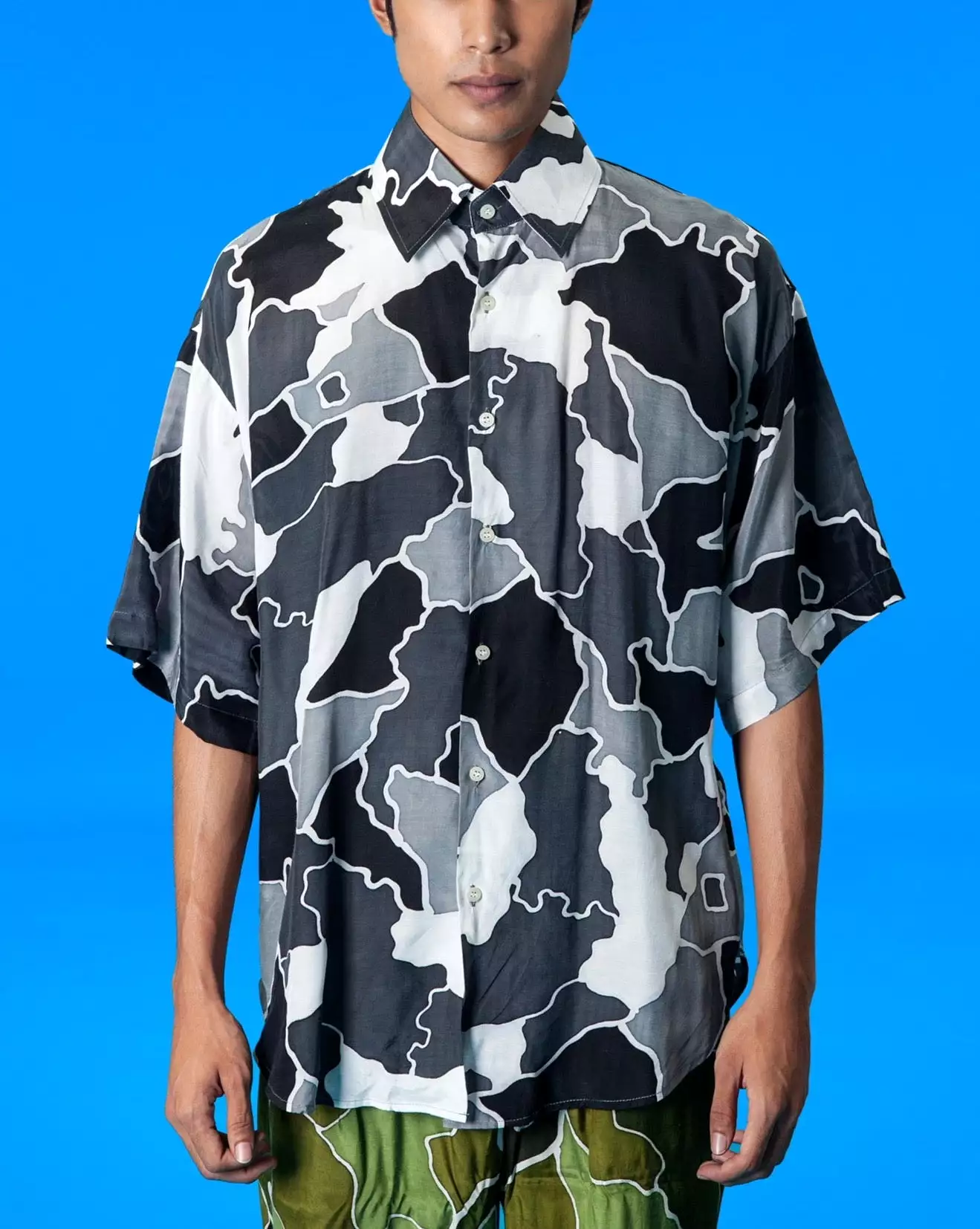 Peta Batik Mahkota Shirt (Monochrome)