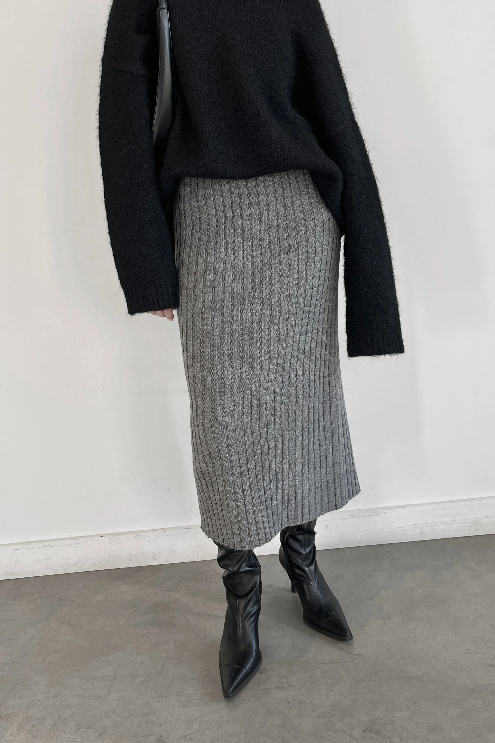 SWEATER MIDI SKIRT