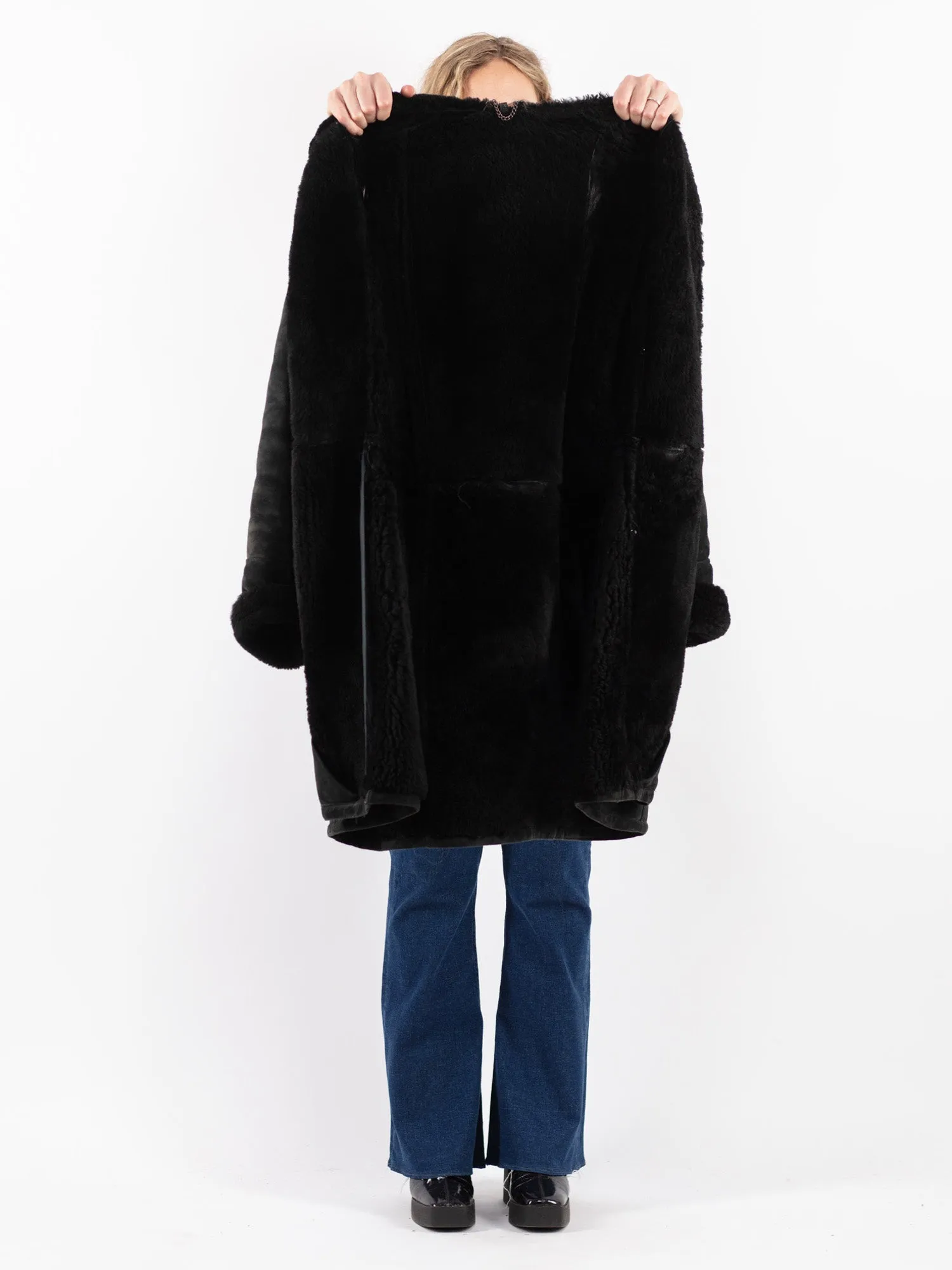 Vintage 90's Women Hooded Sheepskin Coat in Black