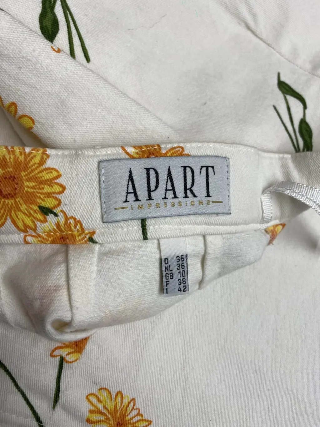 Vintage white cotton denim mini skirt with yellow marigold flowers – Small / W27